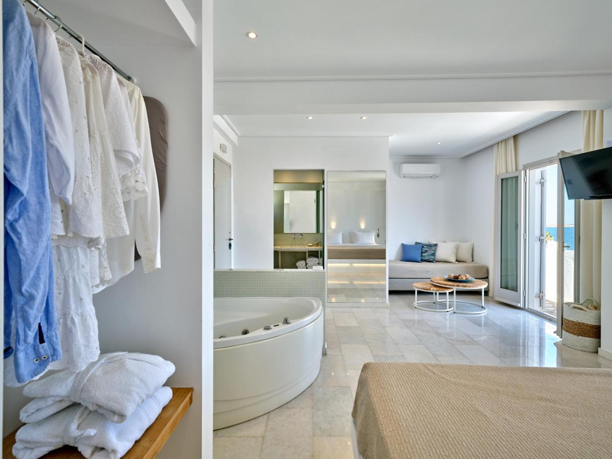 Kanale'S Rooms & Suites เนาซา ภายนอก รูปภาพ